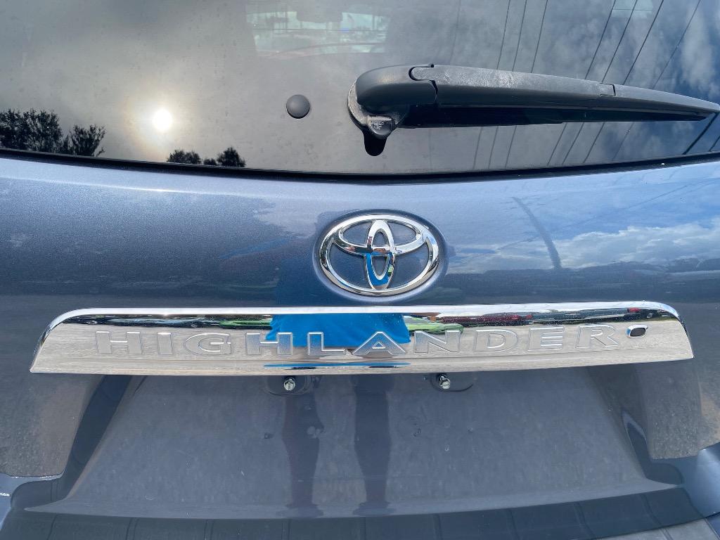 2013 Toyota Highlander - $14,995