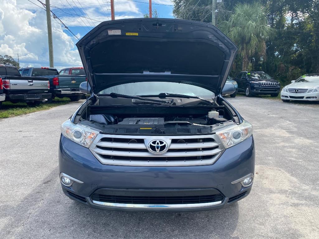 2013 Toyota Highlander - $14,995