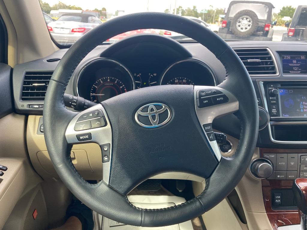 2013 Toyota Highlander - $14,995