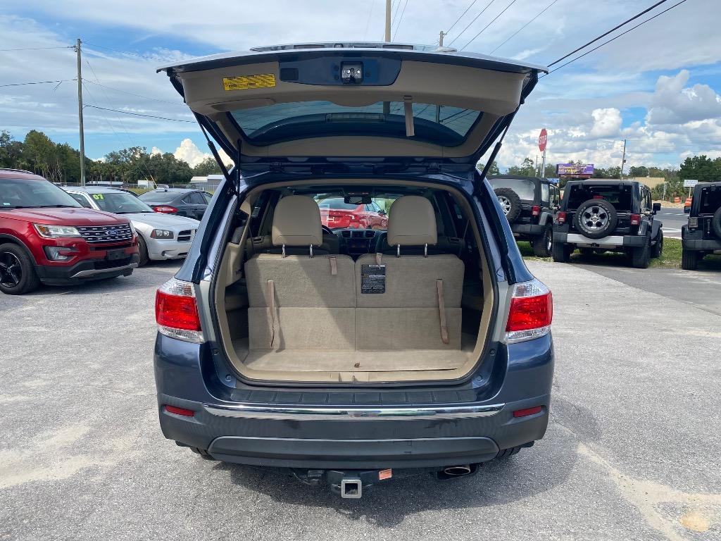 2013 Toyota Highlander - $14,995