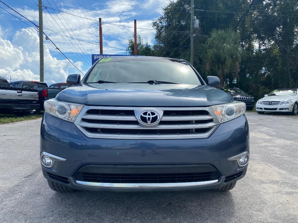 2013 Toyota Highlander - $14,995
