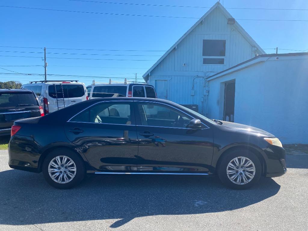 2014 Toyota Camry - $9,995