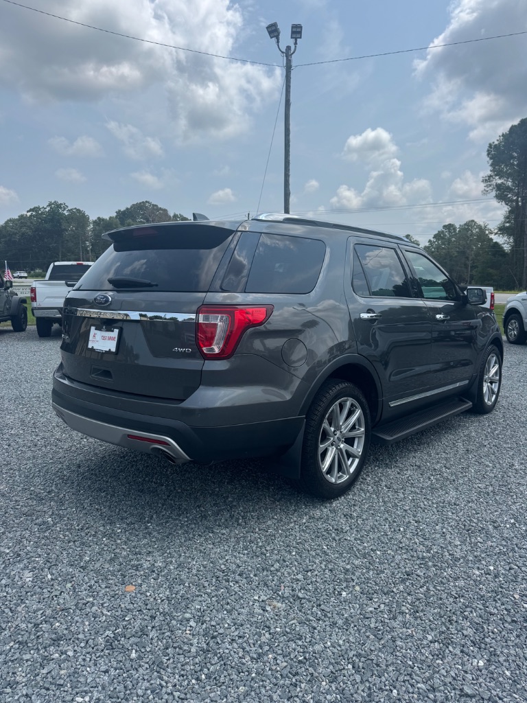 2017 Ford Explorer - $16,987