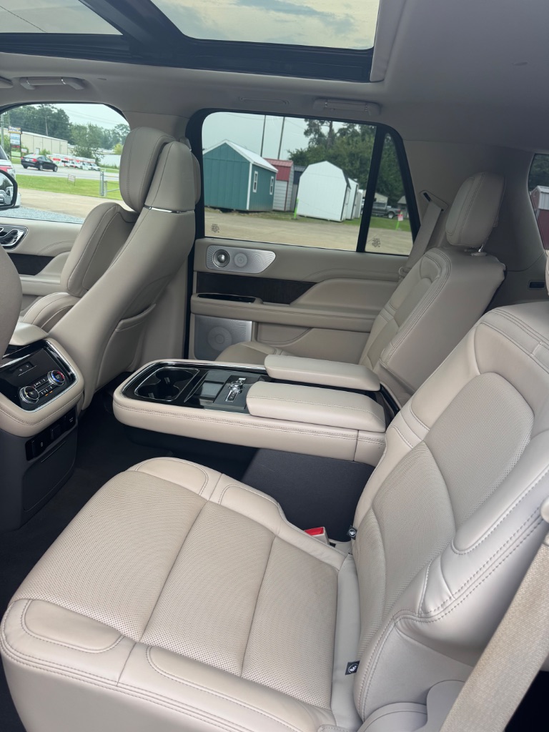 2020 Lincoln Navigator - $30,987