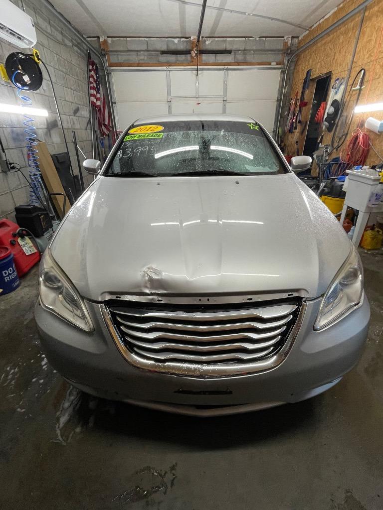 2012 Chrysler 200 - $3,995