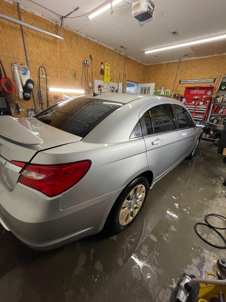 2012 Chrysler 200 - $3,995