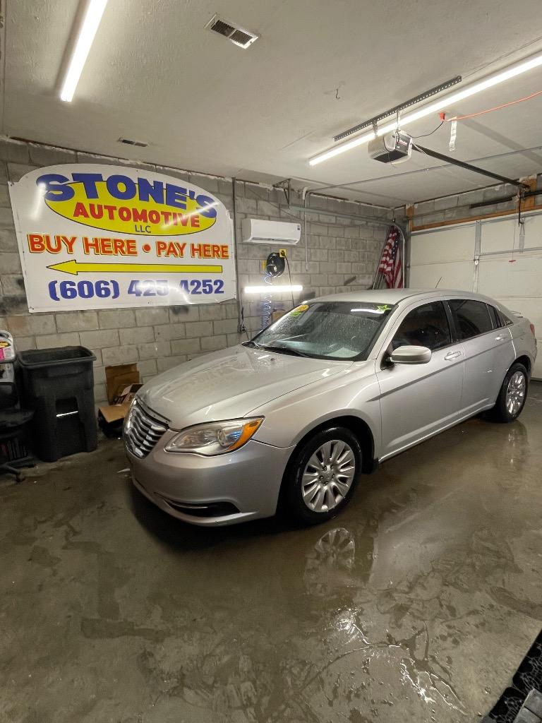 2012 Chrysler 200 - $3,995