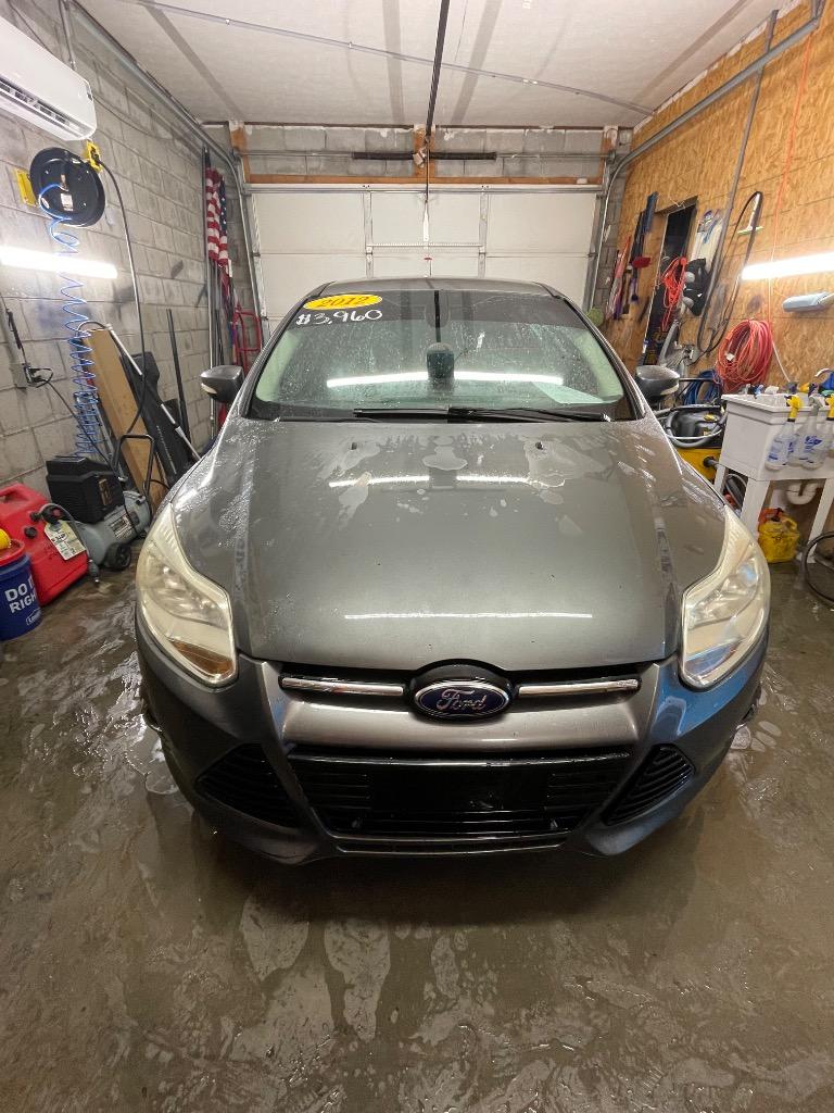 2012 Ford Focus - $3,960