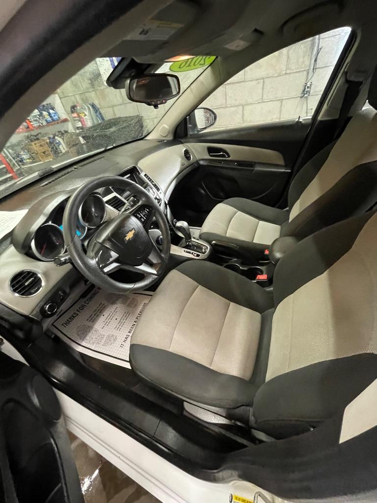 2016 Chevrolet Cruze - $4,350