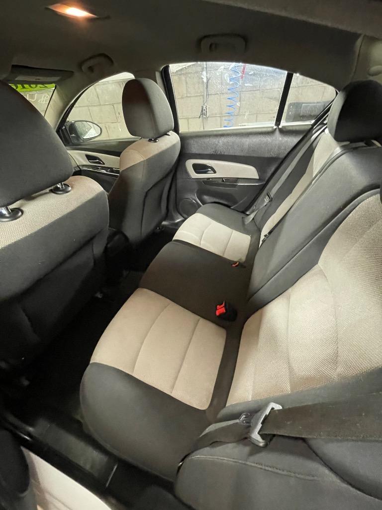 2016 Chevrolet Cruze - $4,350