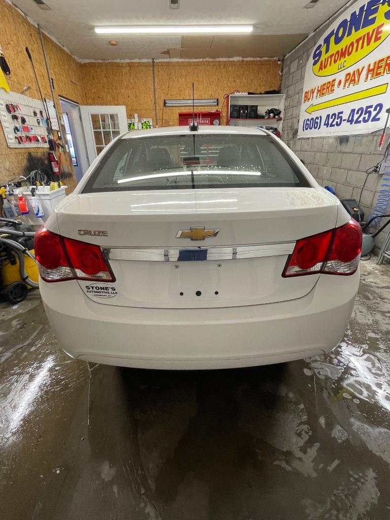 2016 Chevrolet Cruze - $4,350