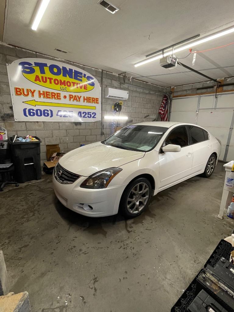 2012 Nissan Altima - $3,995