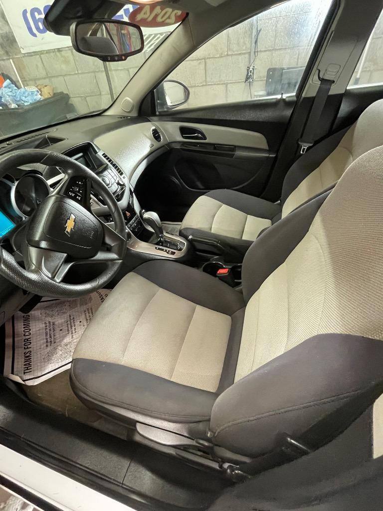 2014 Chevrolet Cruze - $4,200