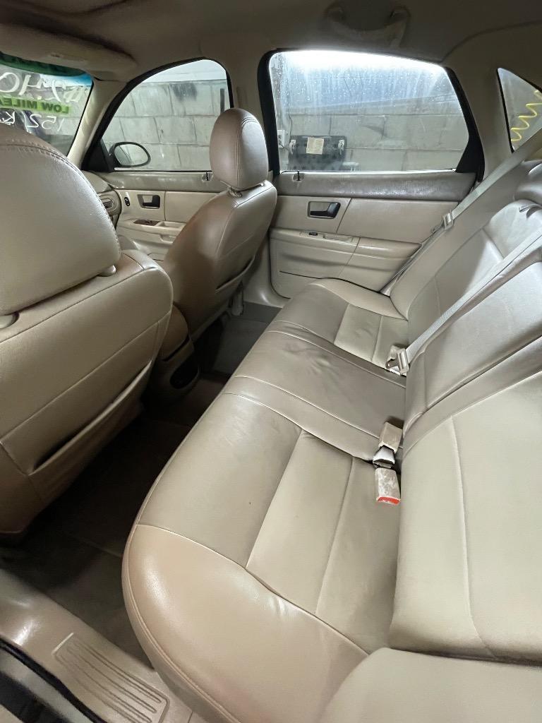 2005 Ford Taurus - $2,400