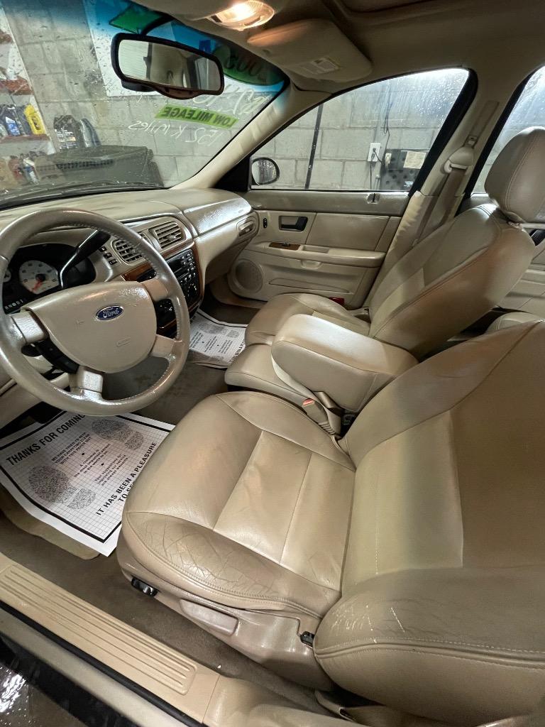 2005 Ford Taurus - $2,400