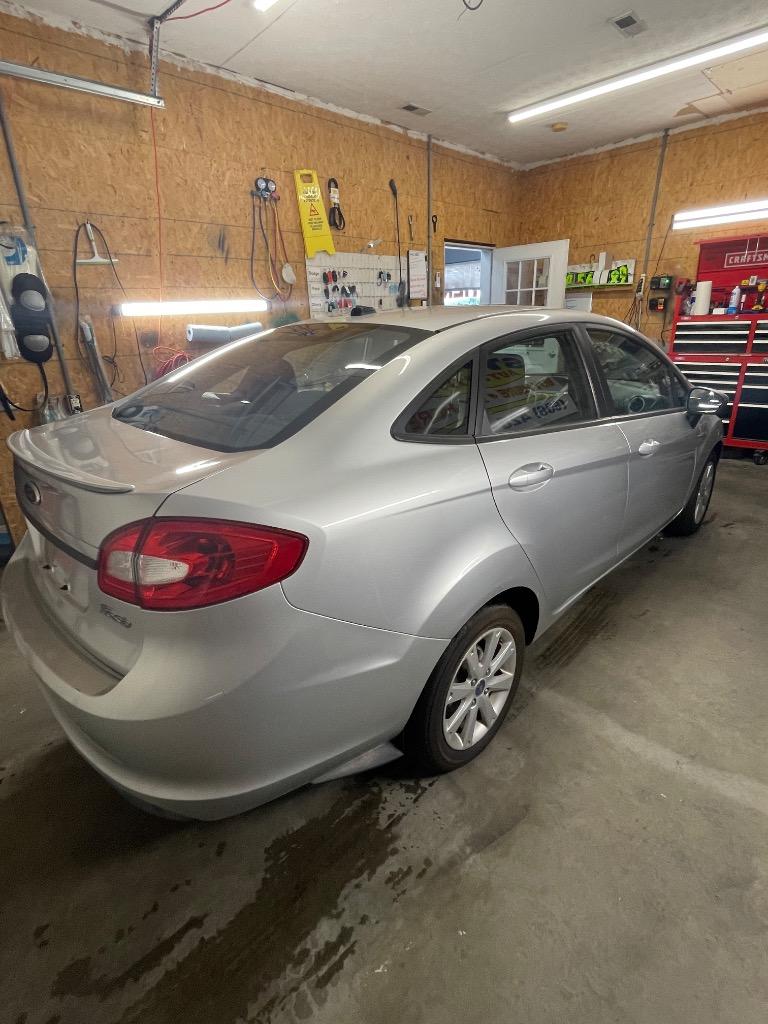 2011 Ford Fiesta - $5,999