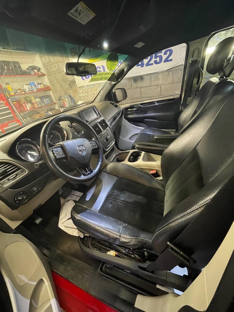 2014 Dodge Grand Caravan - $4,995