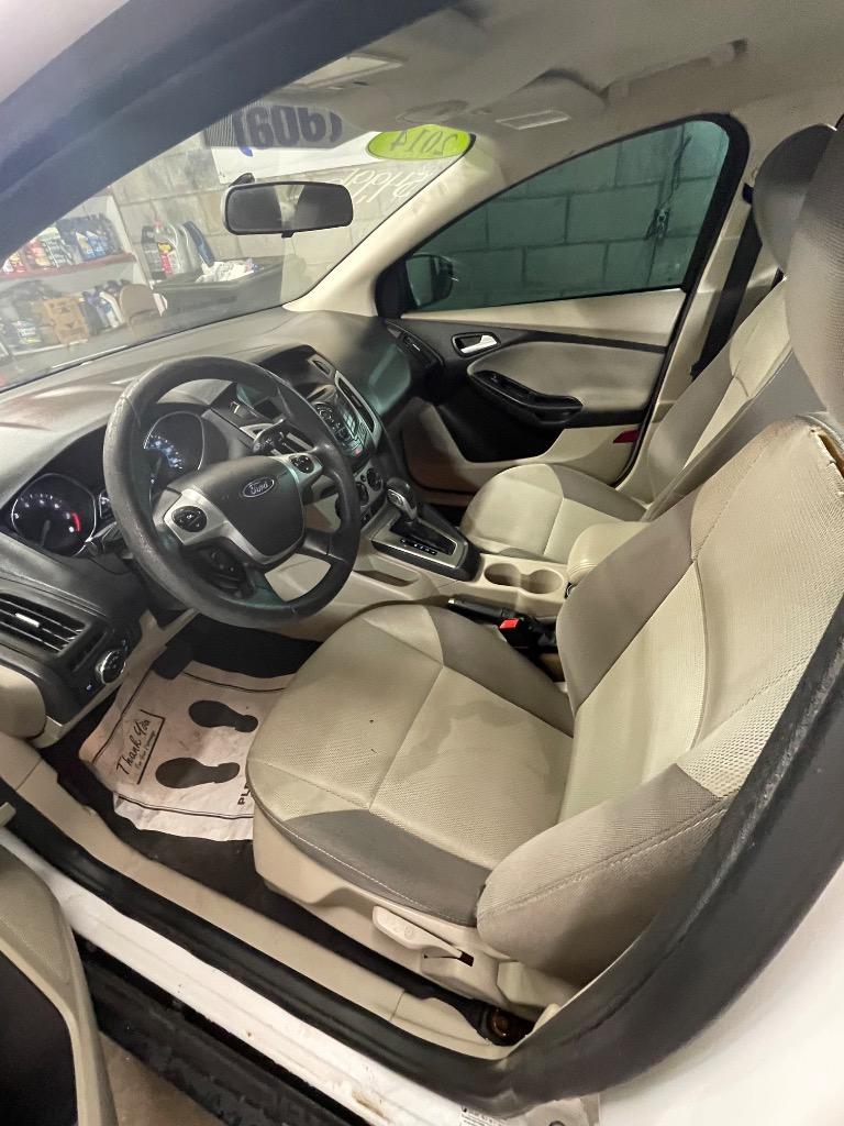 2014 Ford Focus - $3,865