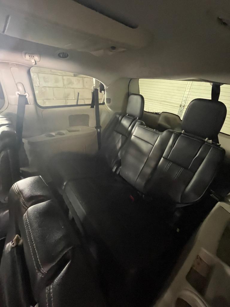 2013 Chrysler Town AND Countr - $3,200