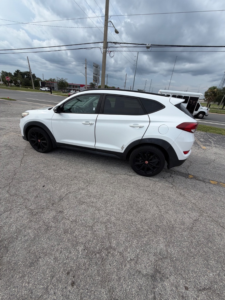 2017 Hyundai Tucson - $8,450