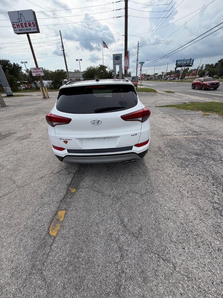 2017 Hyundai Tucson - $8,450