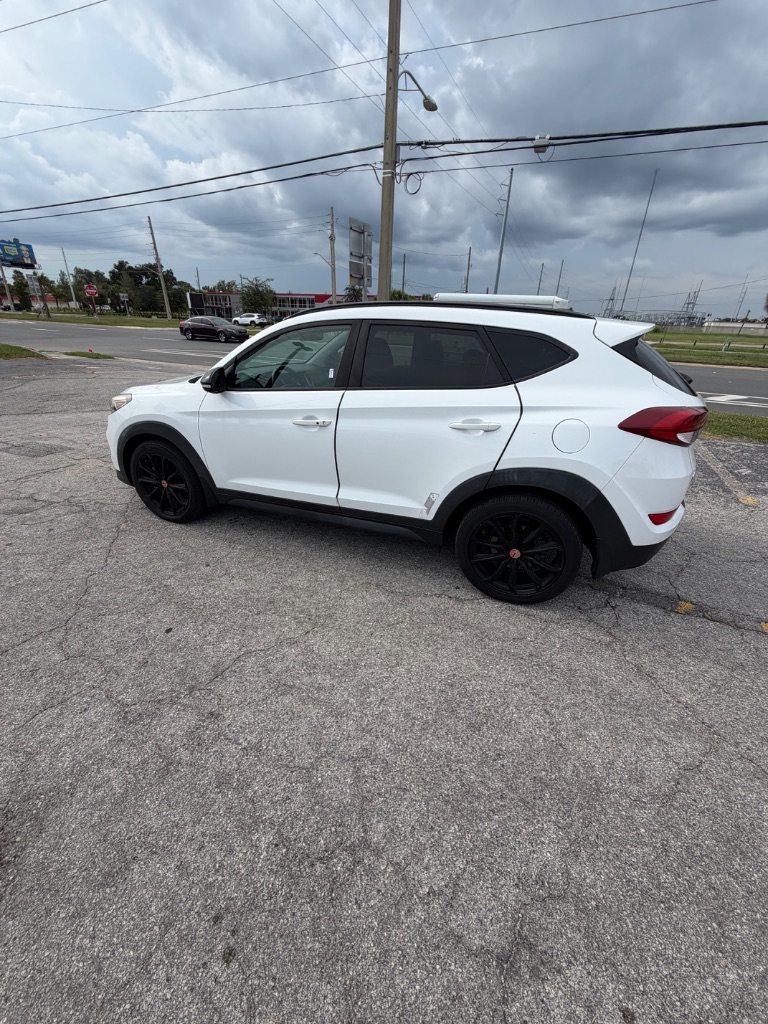 2017 Hyundai Tucson - $8,450