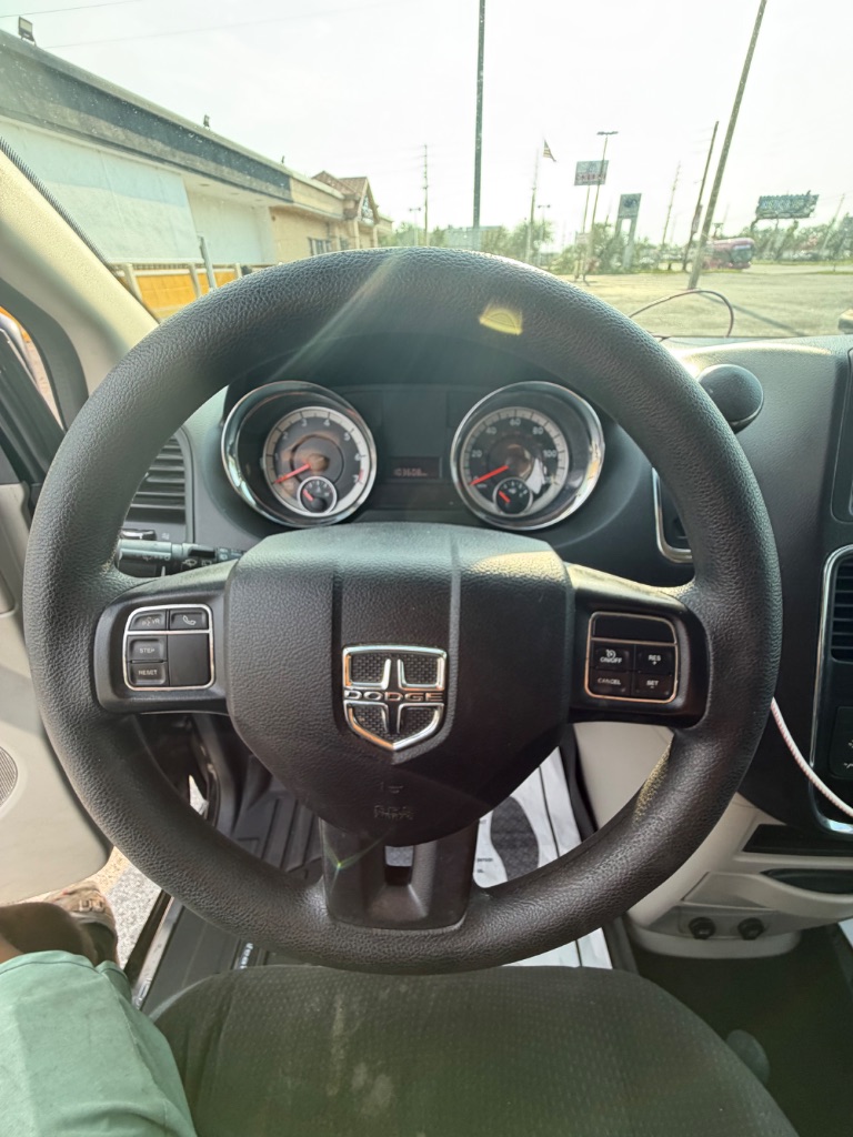 2018 Dodge Grand Caravan - $6,350