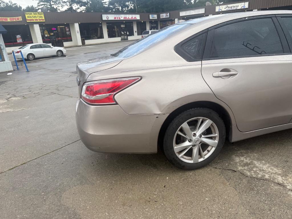 2014 Nissan Altima - $4,550