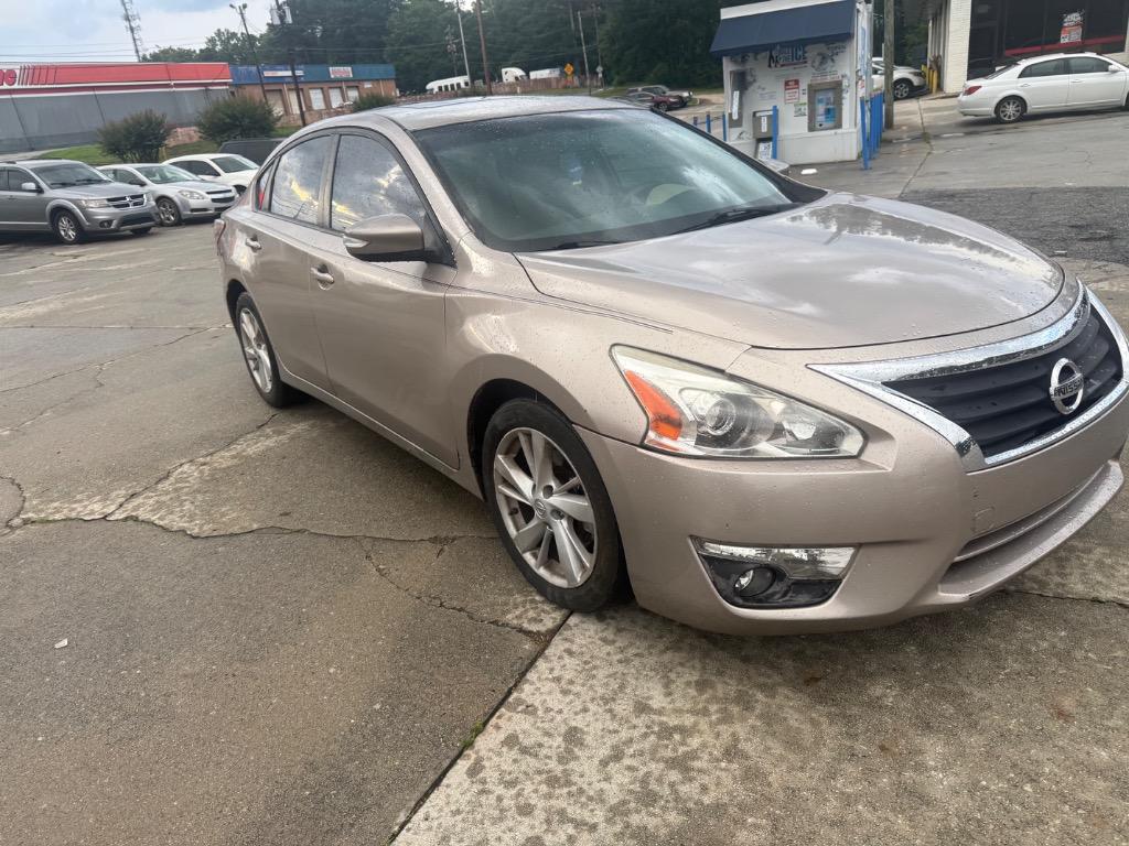2014 Nissan Altima - $4,550