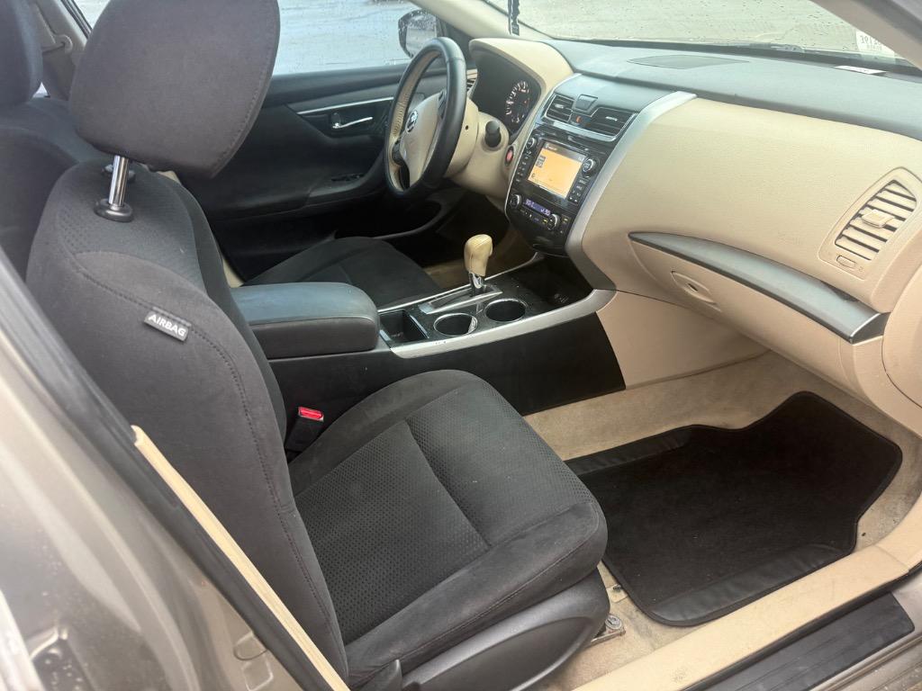 2014 Nissan Altima - $4,550