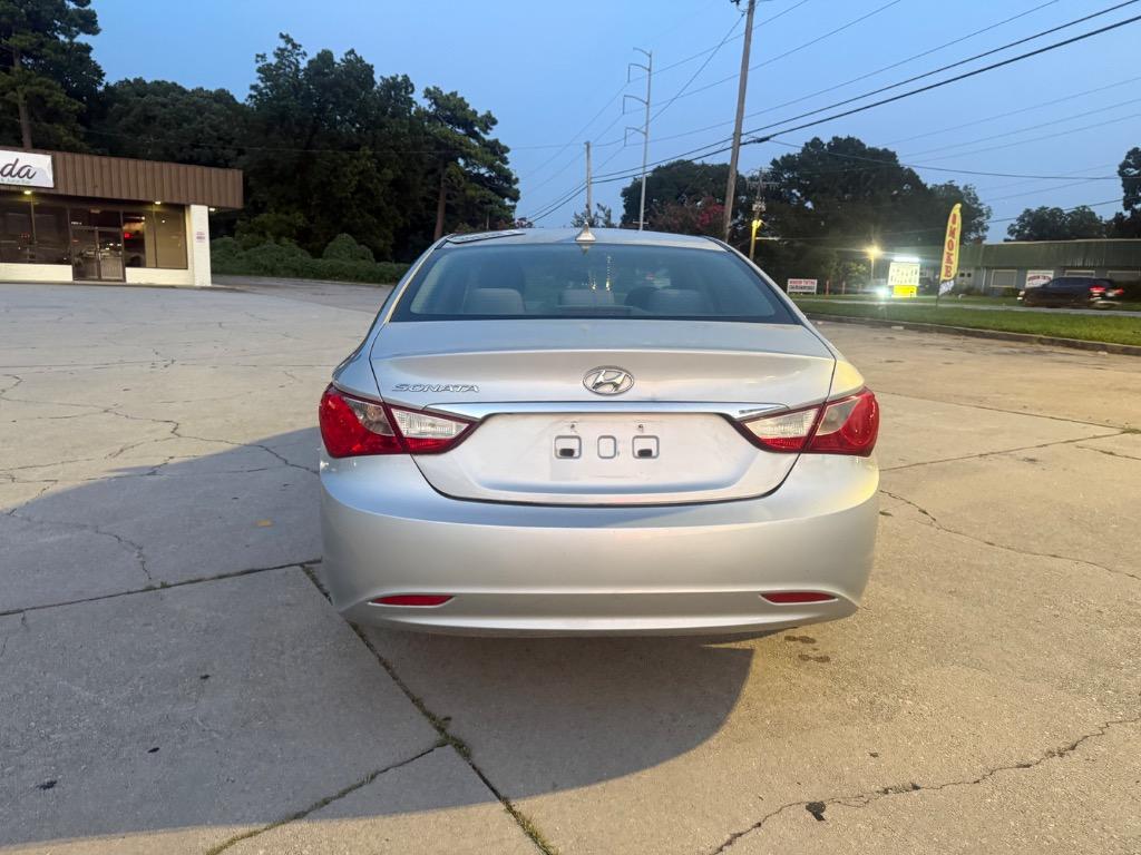 2011 Hyundai Sonata - $1,950