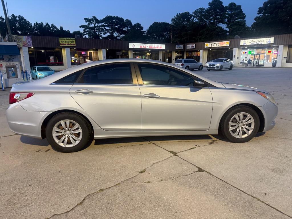 2011 Hyundai Sonata - $1,950