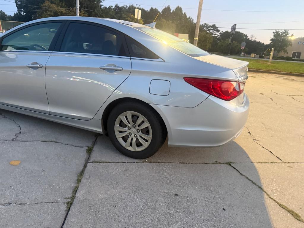 2011 Hyundai Sonata - $1,950