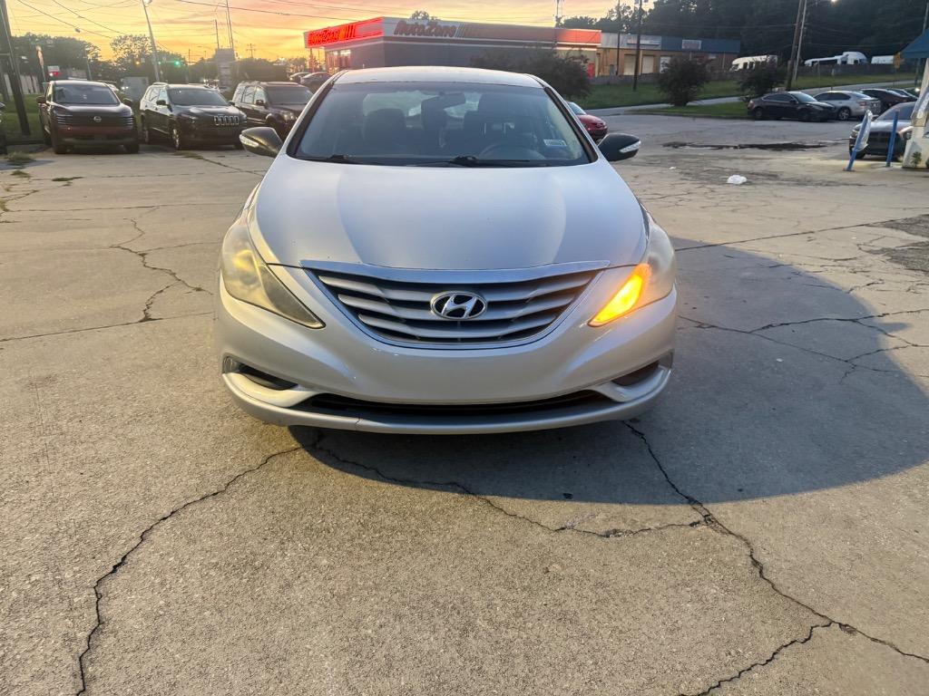 2011 Hyundai Sonata - $1,950