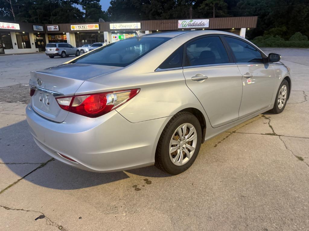 2011 Hyundai Sonata - $1,950