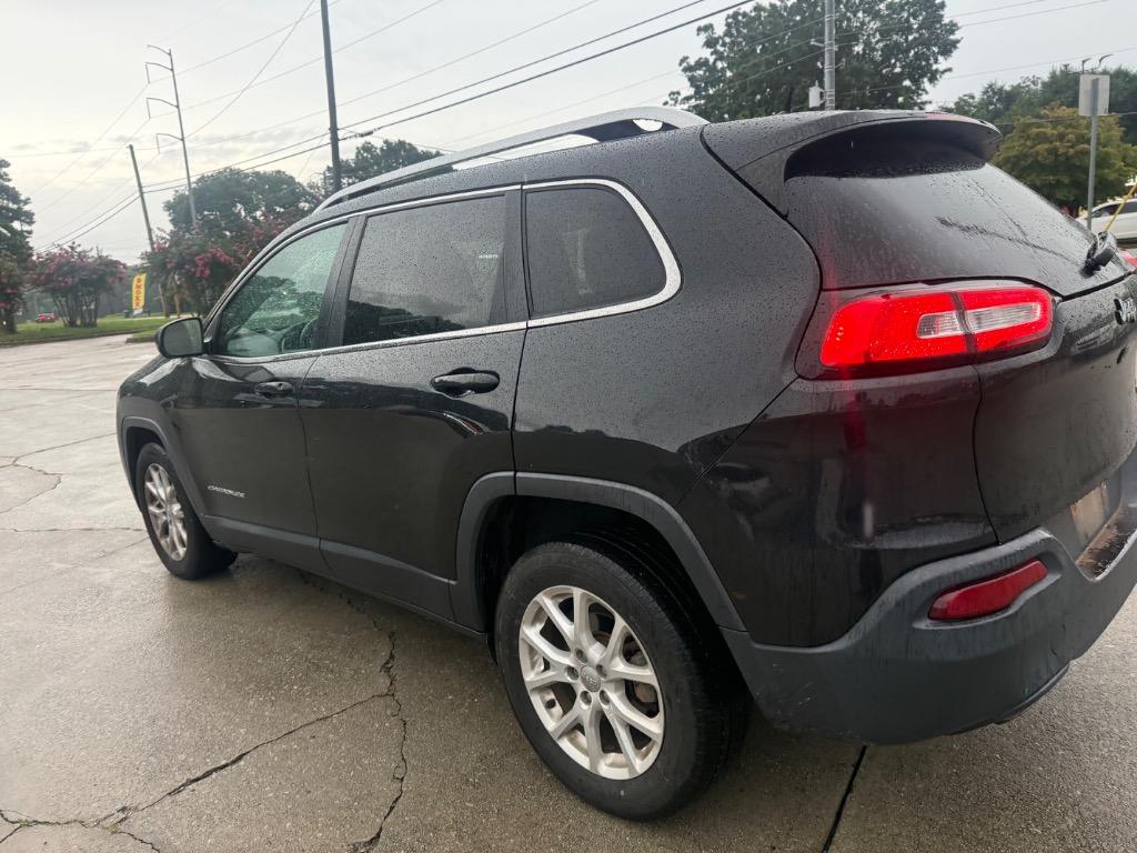 2016 Jeep Cherokee - $3,550