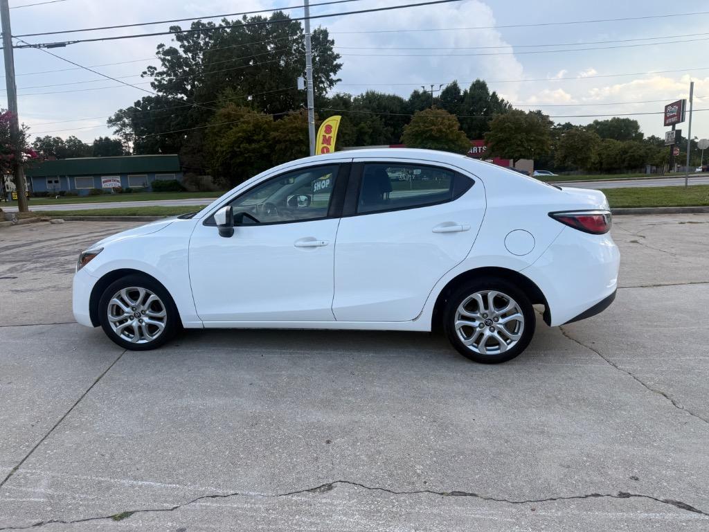 2017 Toyota Yaris - $6,500