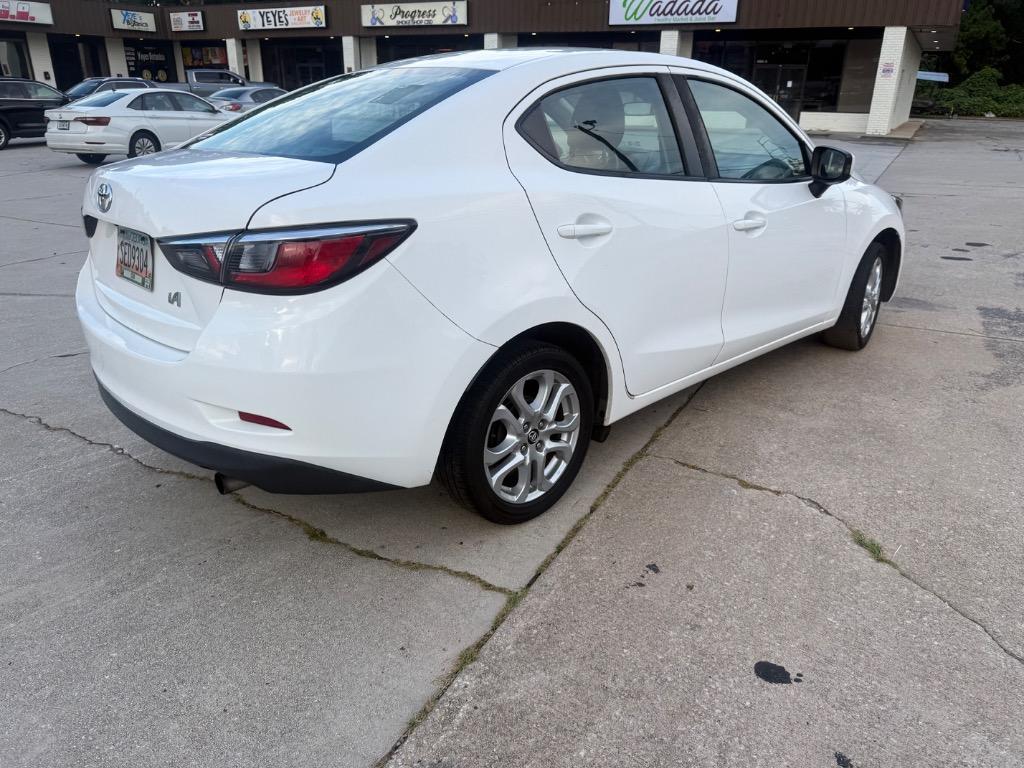2017 Toyota Yaris - $6,500