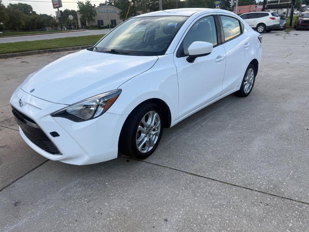 2017 Toyota Yaris - $6,500