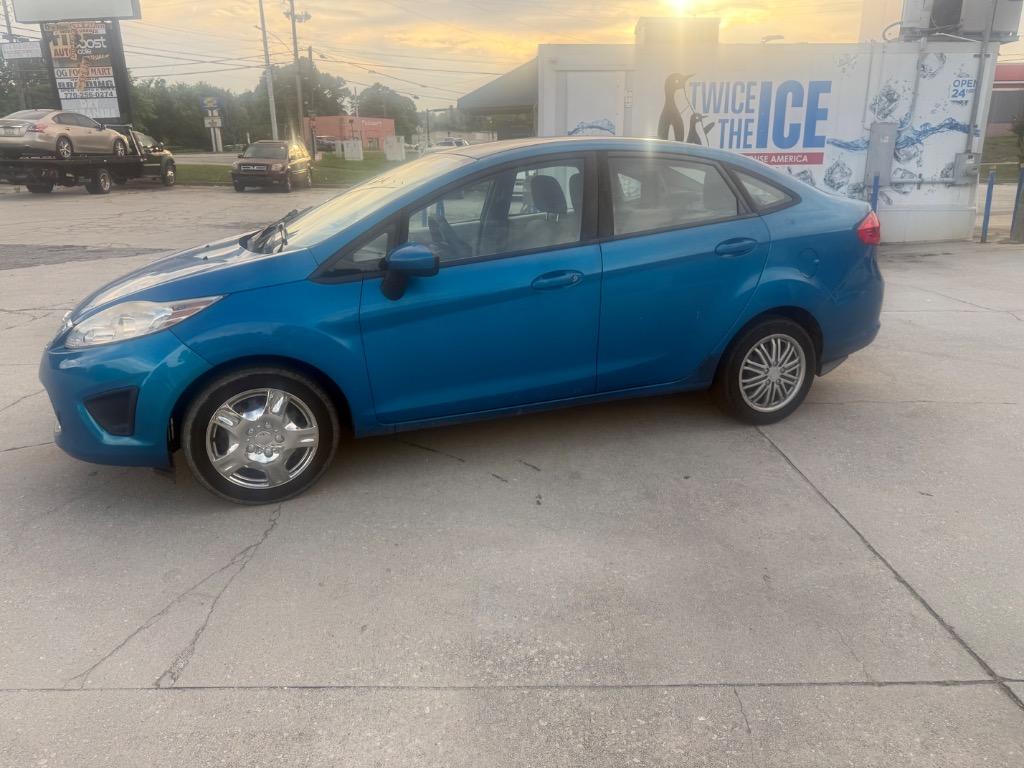 2012 Ford Fiesta - $2,550