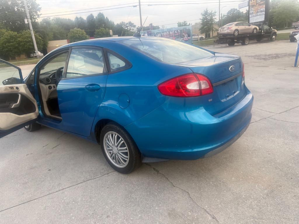 2012 Ford Fiesta - $2,550
