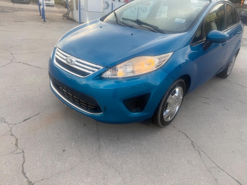 2012 Ford Fiesta - $2,550
