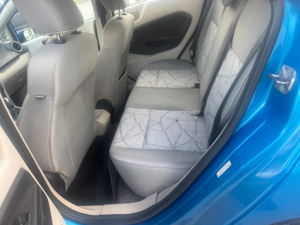 2012 Ford Fiesta - $2,550