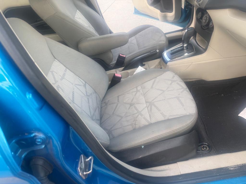 2012 Ford Fiesta - $2,550