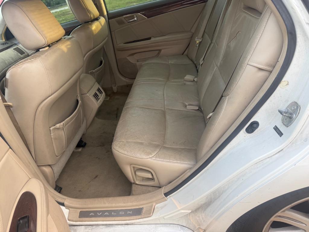 2009 Toyota Avalon - $2,575