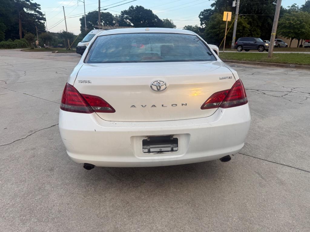 2009 Toyota Avalon - $2,575