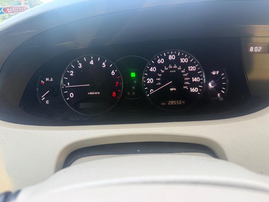 2009 Toyota Avalon - $2,575