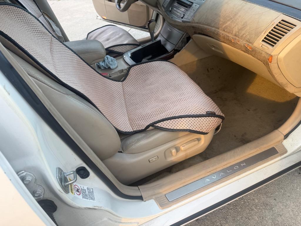 2009 Toyota Avalon - $2,575