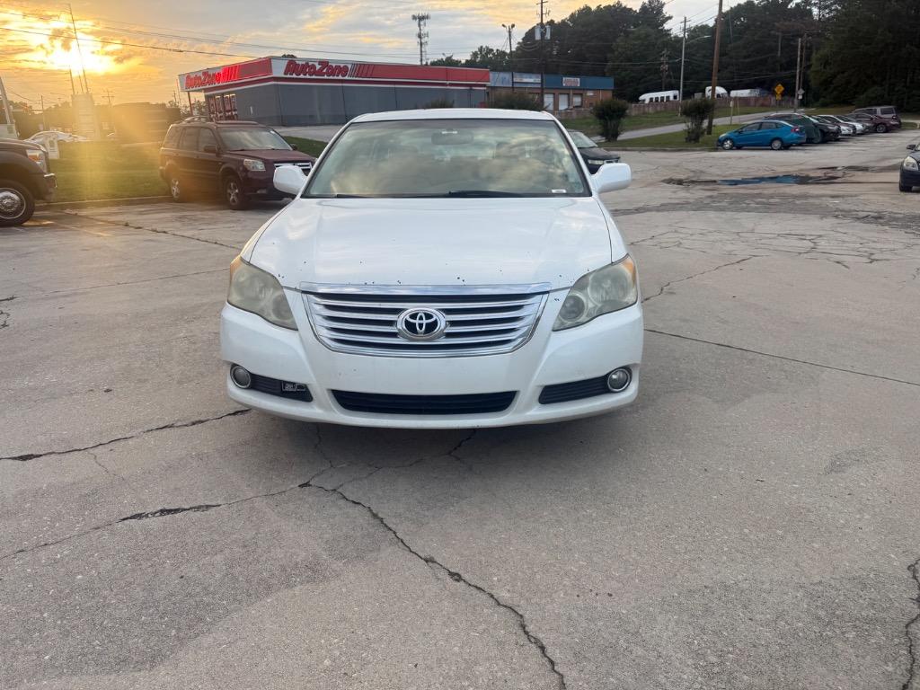 2009 Toyota Avalon - $2,575