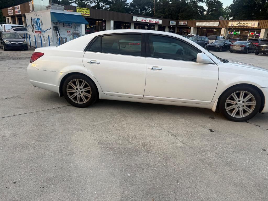 2009 Toyota Avalon - $2,575